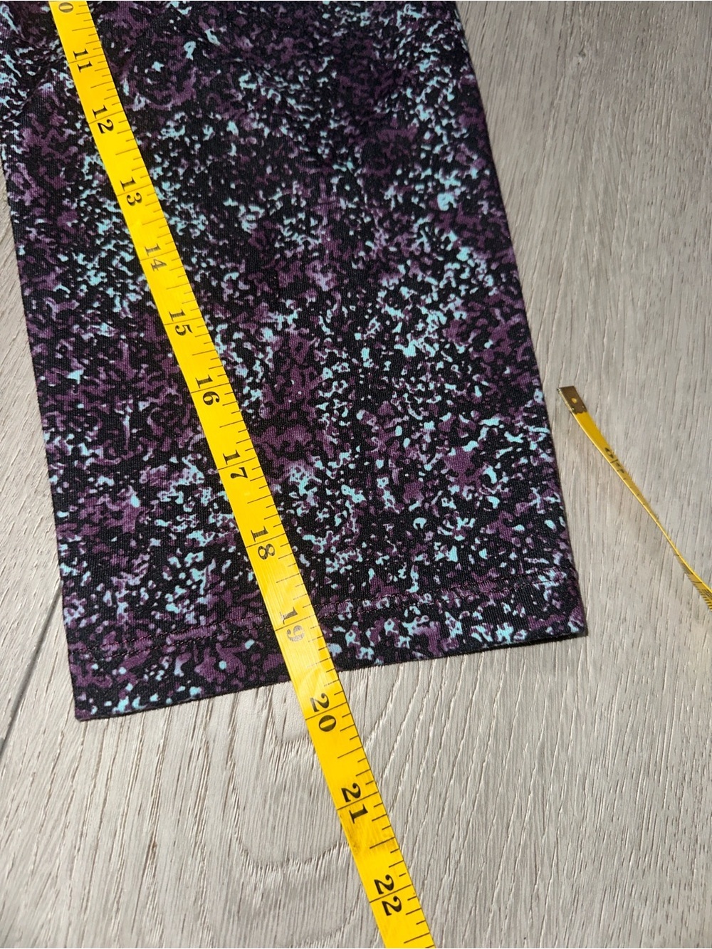 Roadrunner sports legging Purple Speckled Capris Leggings size medium - Picture 6 of 7